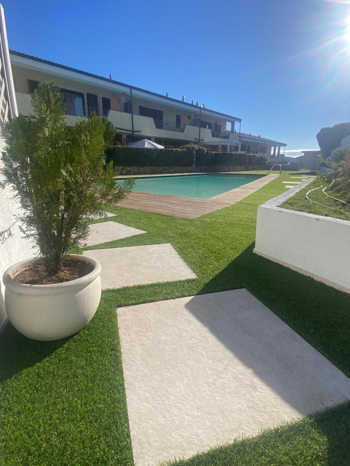 Le Perle Sts Apartment Palau Exterior photo